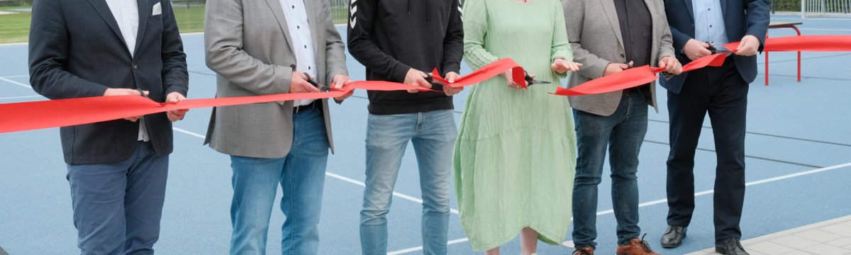 Einweihung der Sportplatzanlage Berufliche Schule des Kreises Stormarn in Bad Oldesloe