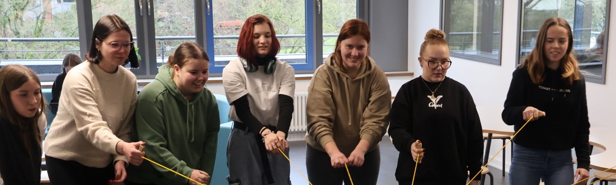 Fachschule für Sozialpädagogik (Erzieherin/Erzieher) Berufliche Schule des Kreises Stormarn in Bad Oldesloe Fachschule für Sozialpädagogik (Erzieherin/Erzieher) Berufliche Schule des Kreises Stormarn in Bad Oldesloe